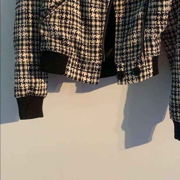 Casual styled jacket. - Picture 3 of 3